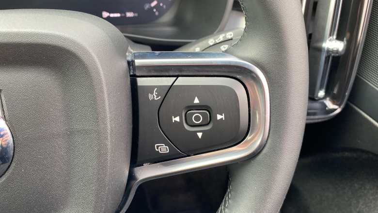 Volvo XC40 2.0 B3P Plus Dark 5dr Auto Petrol Estate